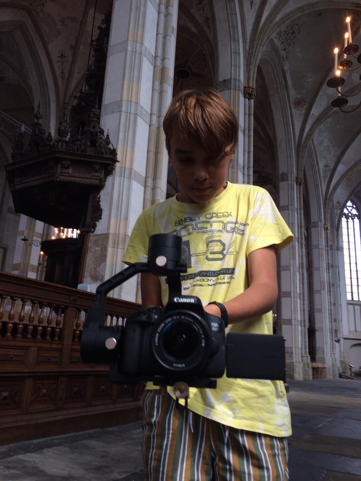 Filmen in de kerk - Canon op gimbal - Gena Design project door Genairo Theis | webdesign Zwolle & AI video